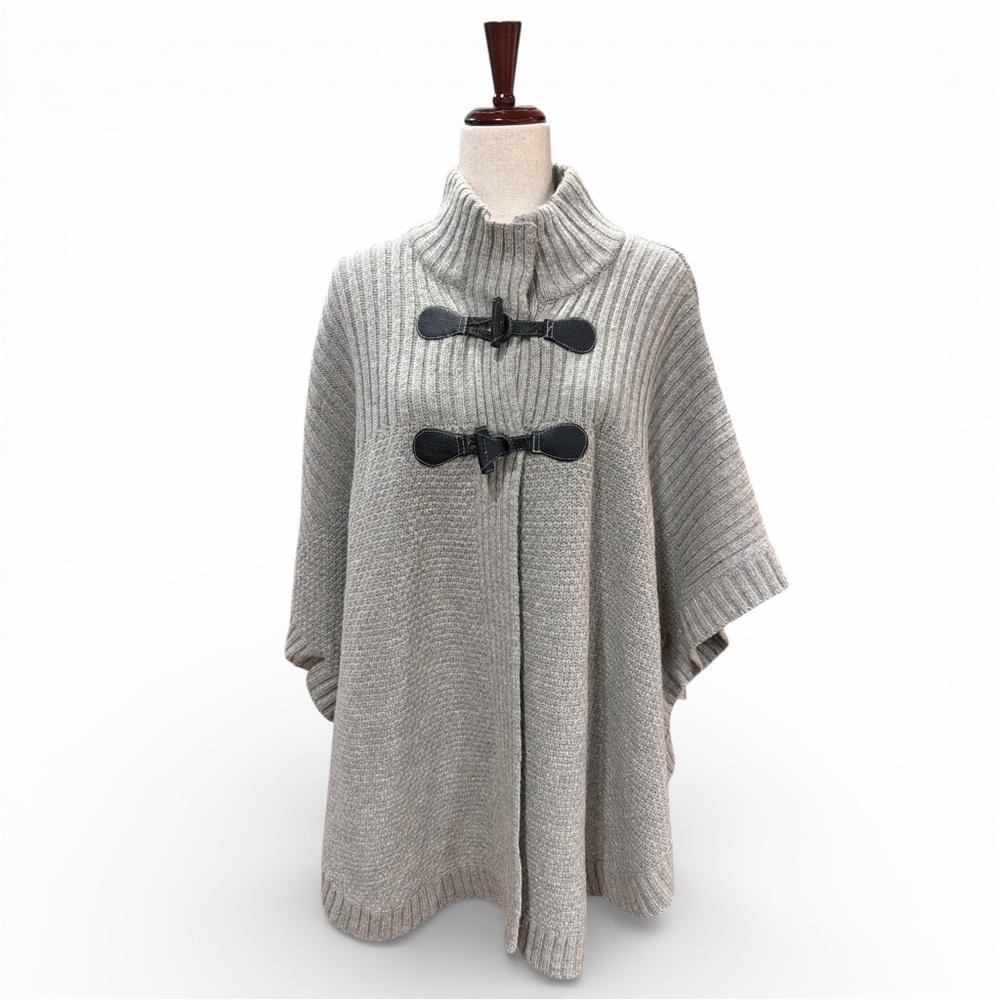 TAHARI Women's Gray Ribbed Wool Blend Cape with Toggle Buckle Closure Size M
